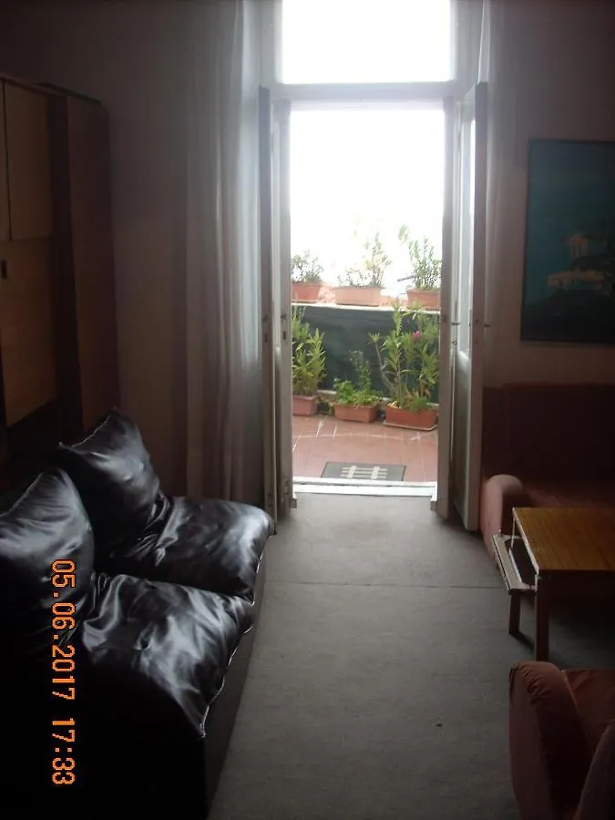 Apartment At Sea ロヴラン