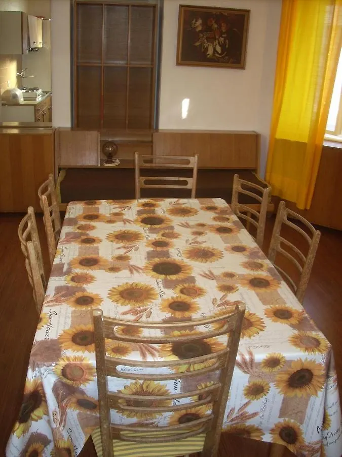 Apartment At Sea ロヴラン